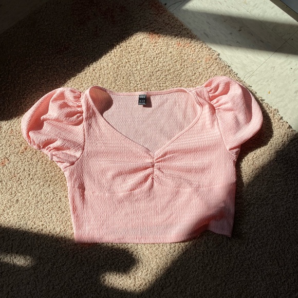 Pink puffy shoulder top💕 - Picture 4 of 5